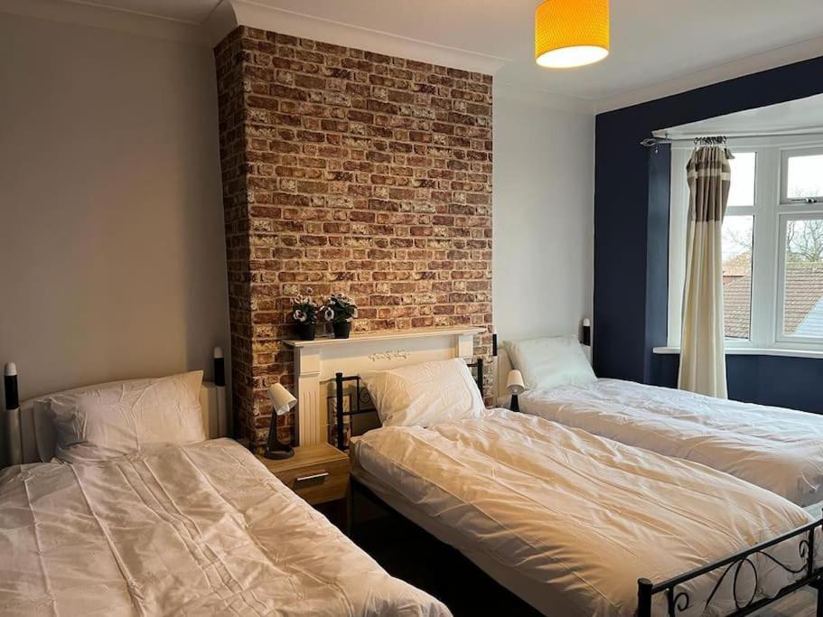 Ovington Grove 2 Fully Equipped Kitchen Free Parking 3 Bedrooms Netflix Newcastle upon Tyne Ngoại thất bức ảnh